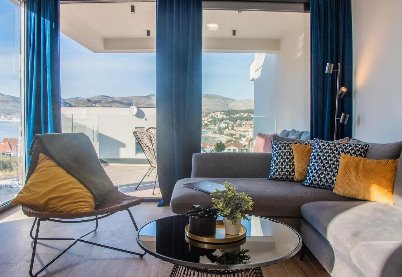 Apartment Navale With A Roof Terrace And A Heated Pool Trogir Croatia